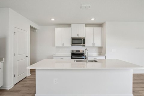 House in Brooksville, Florida 4 bedrooms, 156.73 sq.m. № 2396019 - photo 7