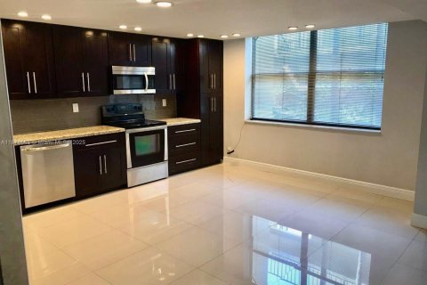 Condominio en venta en Aventura, Florida, 3 dormitorios, 128.21 m2 № 2058248 - foto 4