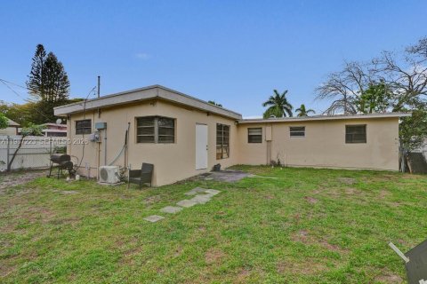 Villa ou maison à louer à West Park, Floride: 3 chambres, 139.73 m2 № 2046632 - photo 16