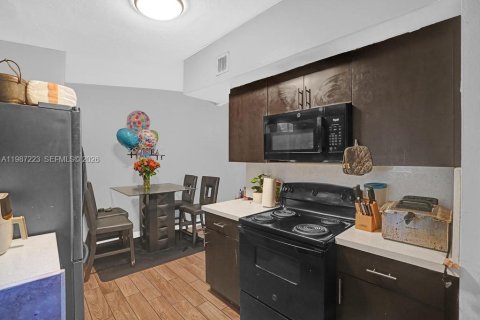 Villa ou maison à louer à West Park, Floride: 3 chambres, 139.73 m2 № 2046632 - photo 6