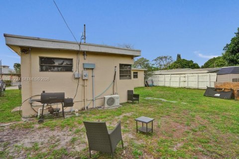 Villa ou maison à louer à West Park, Floride: 3 chambres, 139.73 m2 № 2046632 - photo 15
