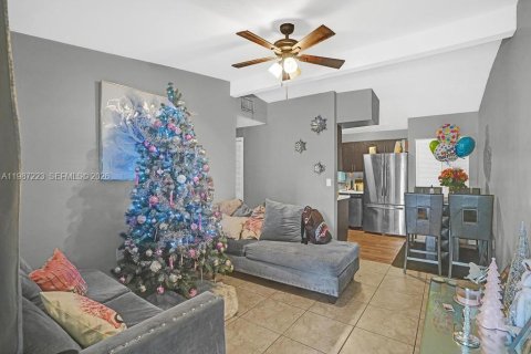 Villa ou maison à louer à West Park, Floride: 3 chambres, 139.73 m2 № 2046632 - photo 4