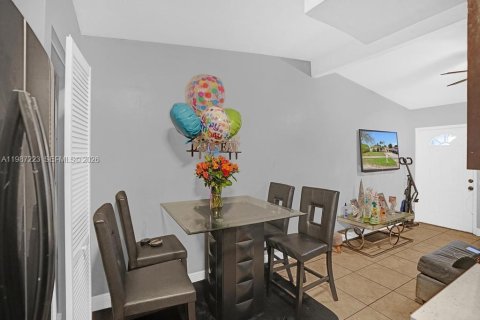 Villa ou maison à louer à West Park, Floride: 3 chambres, 139.73 m2 № 2046632 - photo 8