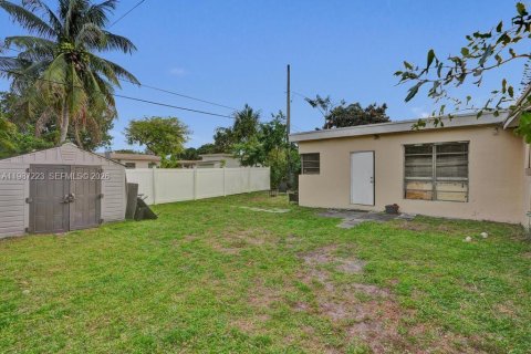 Villa ou maison à louer à West Park, Floride: 3 chambres, 139.73 m2 № 2046632 - photo 17