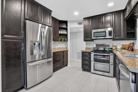 Copropriété à vendre à Boca Raton, Floride: 2 chambres, 117.34 m2 № 2087952 - photo 11