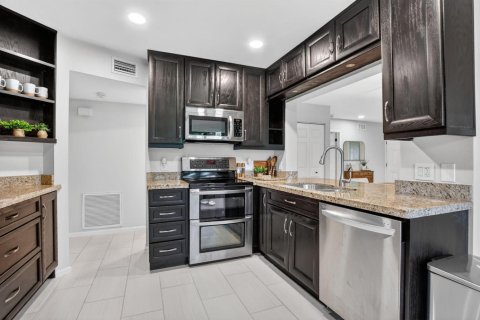 Copropriété à vendre à Boca Raton, Floride: 2 chambres, 117.34 m2 № 2087952 - photo 12