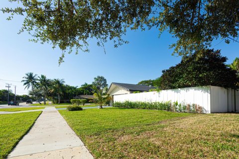 Villa ou maison à vendre à North Palm Beach, Floride: 3 chambres, 146.14 m2 № 2084106 - photo 7