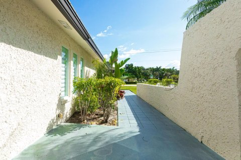 Villa ou maison à vendre à North Palm Beach, Floride: 3 chambres, 146.14 m2 № 2084106 - photo 8