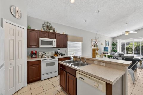 House in Clermont, Florida 4 bedrooms, 182.37 sq.m. № 1910091 - photo 10