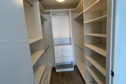 Снять в аренду кондоминиум в Майами, Флорида 1 спальня, 74.14м2, № 2079207 - фото 9
