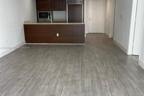 Снять в аренду кондоминиум в Майами, Флорида 1 спальня, 74.14м2, № 2079207 - фото 2