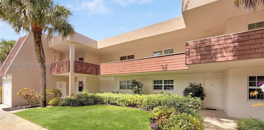 Condominio en Pompano Beach, Florida, 3 dormitorios  № 2078011