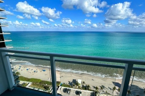 Copropriété à vendre à Hallandale Beach, Floride: 2 chambres, 121.89 m2 № 1934554 - photo 8