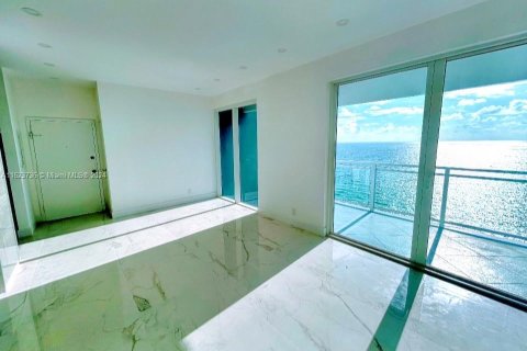 Copropriété à vendre à Hallandale Beach, Floride: 2 chambres, 121.89 m2 № 1934554 - photo 14