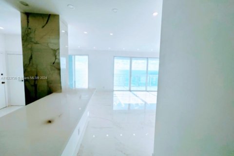 Copropriété à vendre à Hallandale Beach, Floride: 2 chambres, 121.89 m2 № 1934554 - photo 23