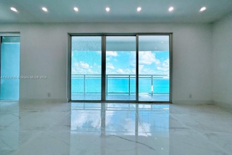 Copropriété à vendre à Hallandale Beach, Floride: 2 chambres, 121.89 m2 № 1934554 - photo 16