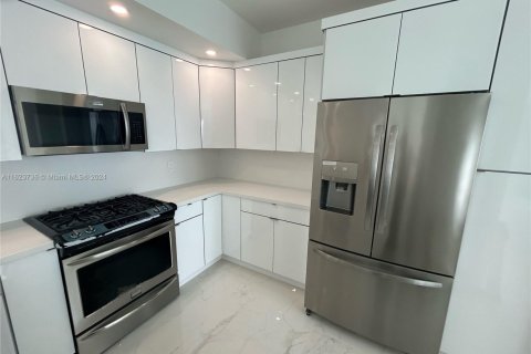 Copropriété à vendre à Hallandale Beach, Floride: 2 chambres, 121.89 m2 № 1934554 - photo 20