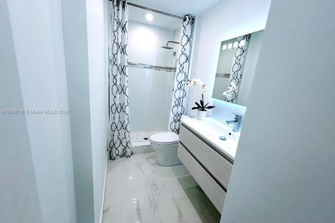 Copropriété à vendre à Hallandale Beach, Floride: 2 chambres, 121.89 m2 № 1934554 - photo 26