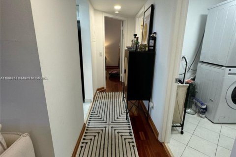 Condo in Aventura, Florida, 2 bedrooms  № 1863717 - photo 9