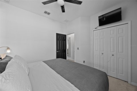 House in Sanford, Florida 4 bedrooms, 168.25 sq.m. № 1840646 - photo 12