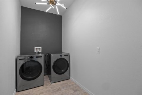 House in Sanford, Florida 4 bedrooms, 168.25 sq.m. № 1840646 - photo 28
