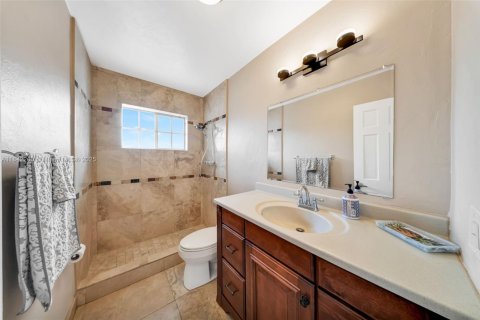 House in Miami, Florida 5 bedrooms, 343 sq.m. № 1834104 - photo 5