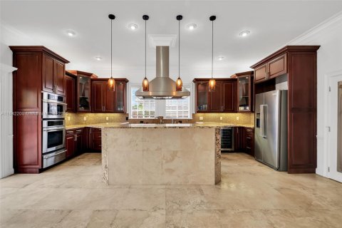House in Miami, Florida 5 bedrooms, 343 sq.m. № 1834104 - photo 9