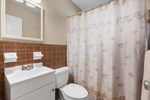 Villa ou maison à vendre à Pompano Beach, Floride: 4 chambres, 152.73 m2 № 1788541 - photo 29