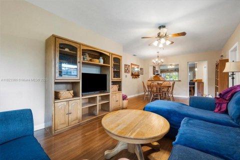 Villa ou maison à vendre à Pompano Beach, Floride: 4 chambres, 152.73 m2 № 1788541 - photo 19