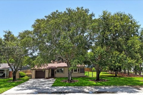 Villa ou maison à vendre à Pompano Beach, Floride: 4 chambres, 152.73 m2 № 1788541 - photo 4