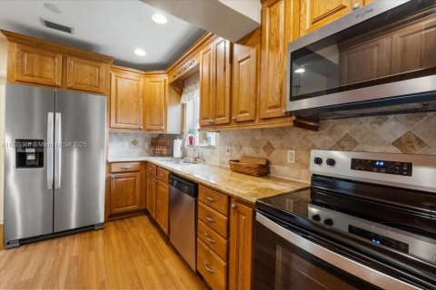 Villa ou maison à vendre à Pompano Beach, Floride: 4 chambres, 152.73 m2 № 1788541 - photo 11