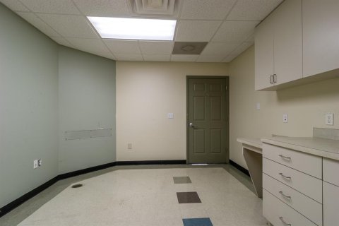 Propiedad comercial en venta en Gainesville, Florida, 554.07 m2 № 224918 - foto 14