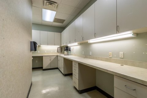 Propiedad comercial en venta en Gainesville, Florida, 554.07 m2 № 224918 - foto 10