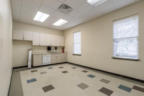 Propiedad comercial en venta en Gainesville, Florida, 554.07 m2 № 224918 - foto 9