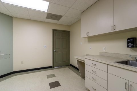 Propiedad comercial en venta en Gainesville, Florida, 554.07 m2 № 224918 - foto 13