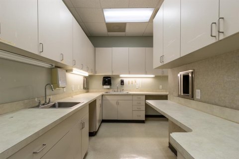 Propiedad comercial en venta en Gainesville, Florida, 554.07 m2 № 224918 - foto 11