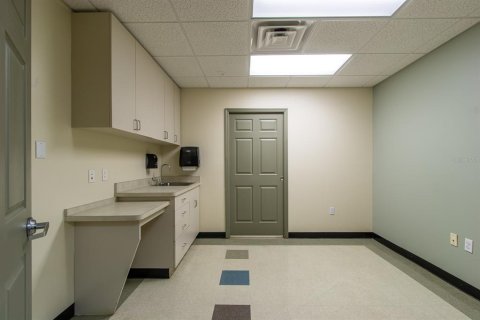 Propiedad comercial en venta en Gainesville, Florida, 554.07 m2 № 224918 - foto 12