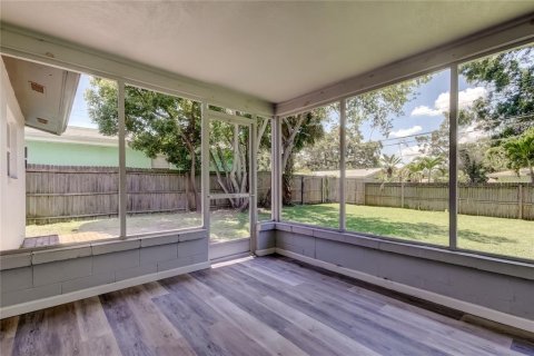 House in Clearwater, Florida 3 bedrooms, 116.87 sq.m. № 1820810 - photo 28