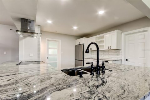 House in Clearwater, Florida 3 bedrooms, 116.87 sq.m. № 1820810 - photo 9