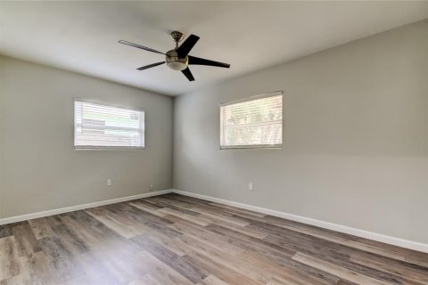 House in Clearwater, Florida 3 bedrooms, 116.87 sq.m. № 1820810 - photo 26
