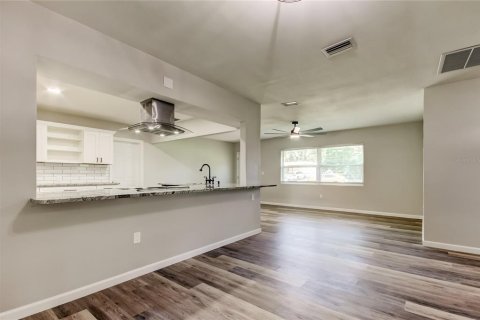 House in Clearwater, Florida 3 bedrooms, 116.87 sq.m. № 1820810 - photo 18