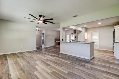 House in Clearwater, Florida 3 bedrooms, 116.87 sq.m. № 1820810 - photo 5