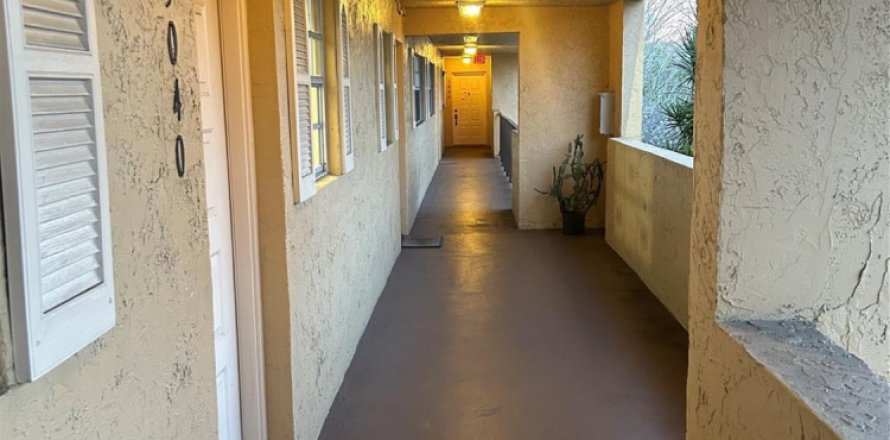 Condo in Coral Springs, Florida, 2 bedrooms № 1005418