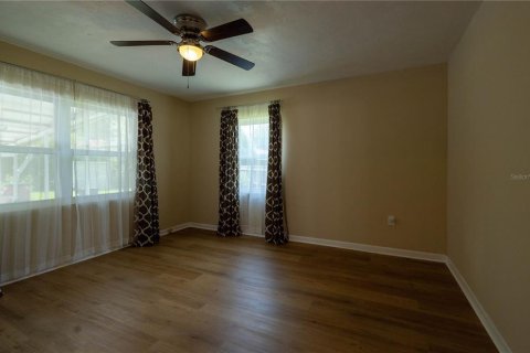 House in Bronson, Florida 3 bedrooms, 167.6 sq.m. № 2207179 - photo 11