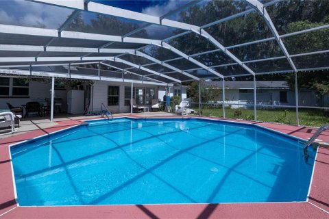 House in Bronson, Florida 3 bedrooms, 167.6 sq.m. № 2207179 - photo 16