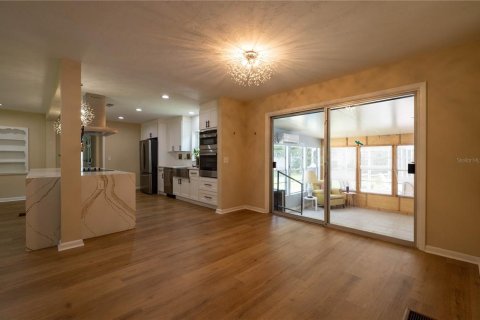 House in Bronson, Florida 3 bedrooms, 167.6 sq.m. № 2207179 - photo 6