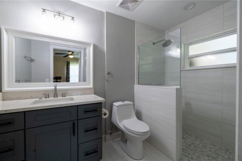 House in Bronson, Florida 3 bedrooms, 167.6 sq.m. № 2207179 - photo 12