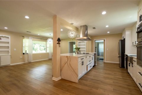 House in Bronson, Florida 3 bedrooms, 167.6 sq.m. № 2207179 - photo 4