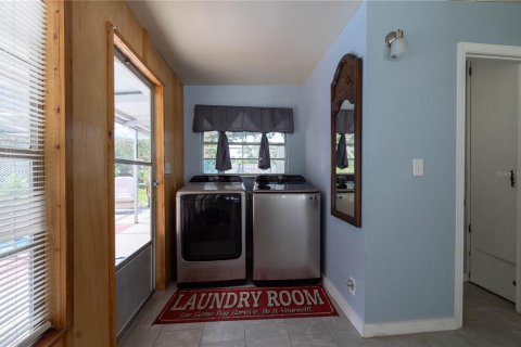 House in Bronson, Florida 3 bedrooms, 167.6 sq.m. № 2207179 - photo 14