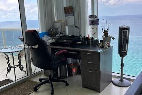 Купить кондоминиум в Халландейл-Бич, Флорида 3 спальни, 191.84м2, № 1958662 - фото 12